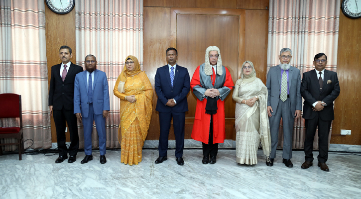 পিএসসির নতুন সাত সদস্য শপথ নিলেন 