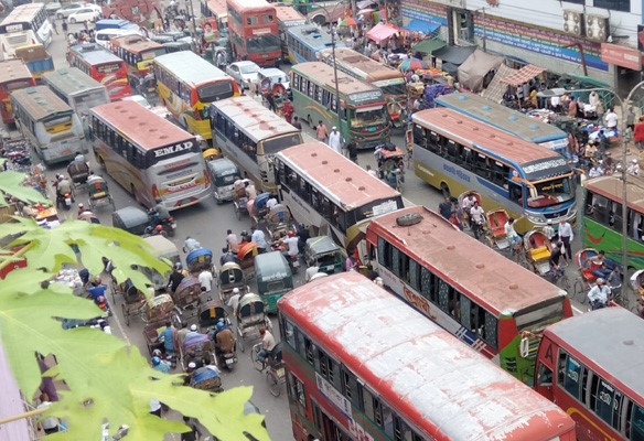 রোজার প্রথম দিনেই রাজধানীর সড়কে তীব্র যানজট