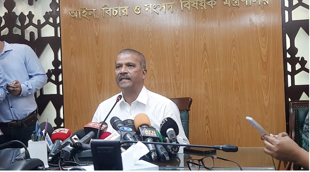 মেঘনা আলমের গ্রেফতার প্রক্রিয়াটি সঠিক ছিল না: আইন উপদেষ্টা