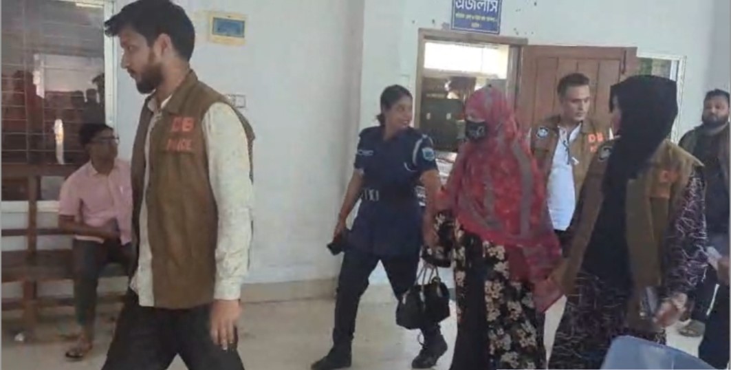 নাটোরে মালখানা থেকে চুরি হওয়া টাকা ও স্বর্ণালংকার উদ্ধার