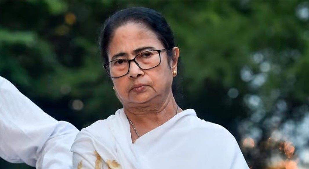 ওয়াকফ নিয়ে দুষলেন আরএসএস’কে, খোলা চিঠিতে মমতা 