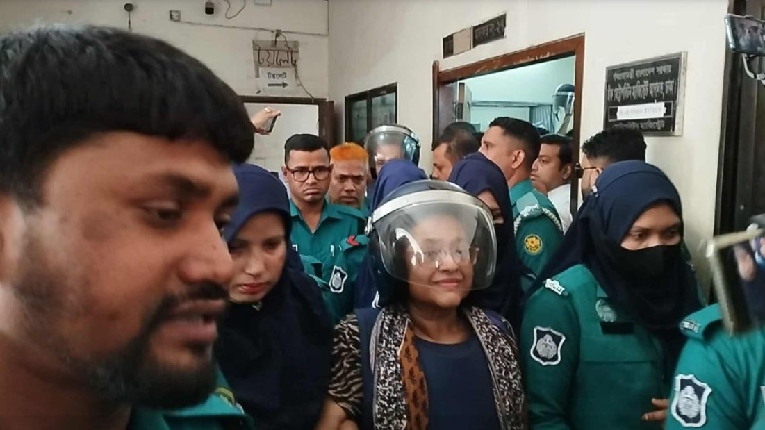 ব্যারিস্টার তুরিন আফরোজ ফুঁপিয়ে কাঁদলেন কাঠগড়ায়  