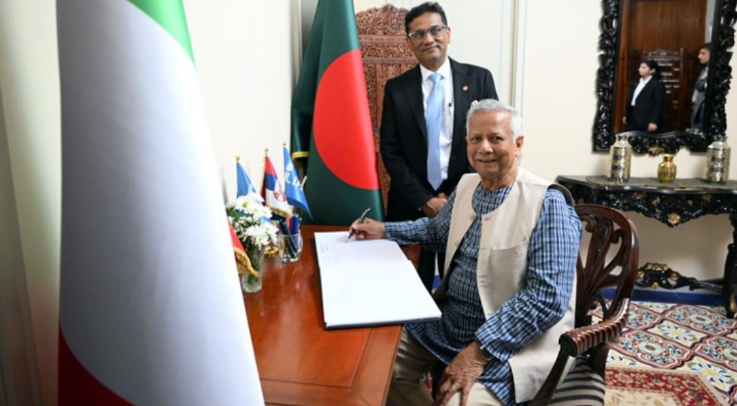প্রধান উপদেষ্টা রোমে বাংলাদেশ হাউস পরিদর্শন করলেন 