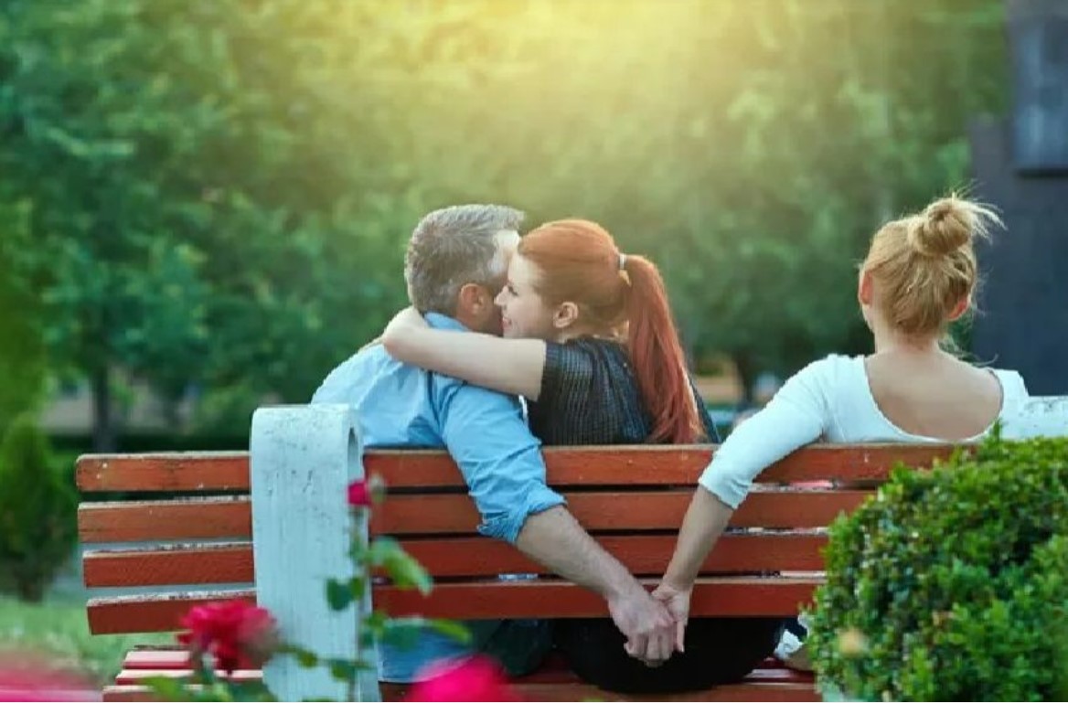 মানুষ তার সঙ্গীকে কেন ধোঁকা দেয়?