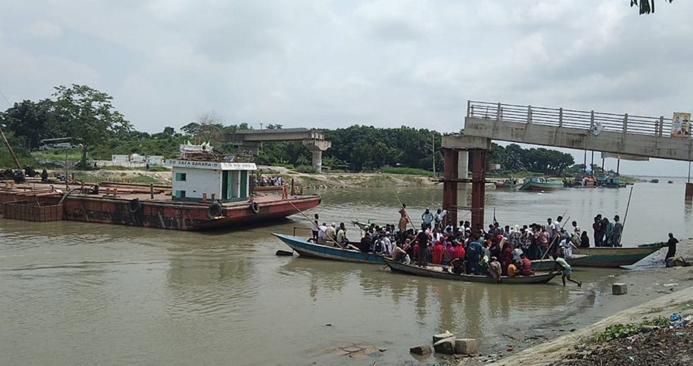 বাল্কহেডের ধাক্কায় আবার ভাঙল নির্মাণাধীন বেইলি সেতু