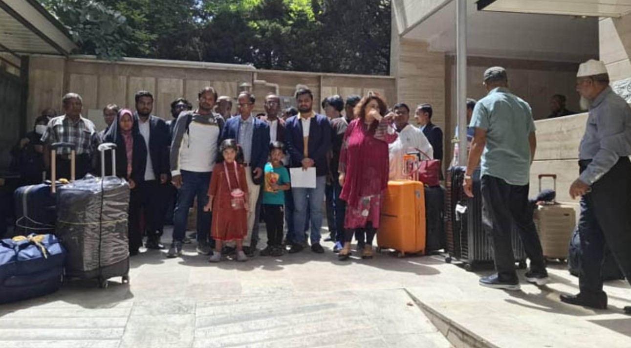 ইরান থেকে দেশের উদ্দেশ্যে রওনা দিলেন ২৮ বাংলাদেশি