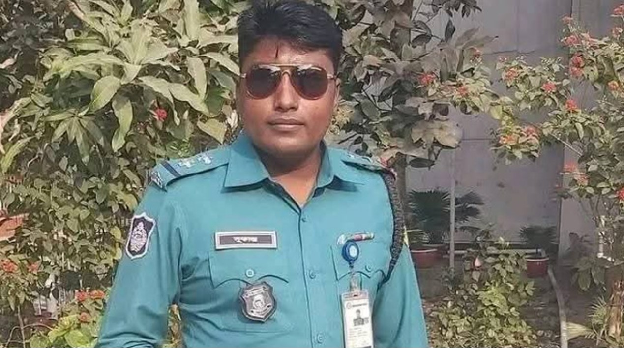 ছাত্র-জনতার বিক্ষোভের মুখে এসআই সুকান্ত গ্রেফতার