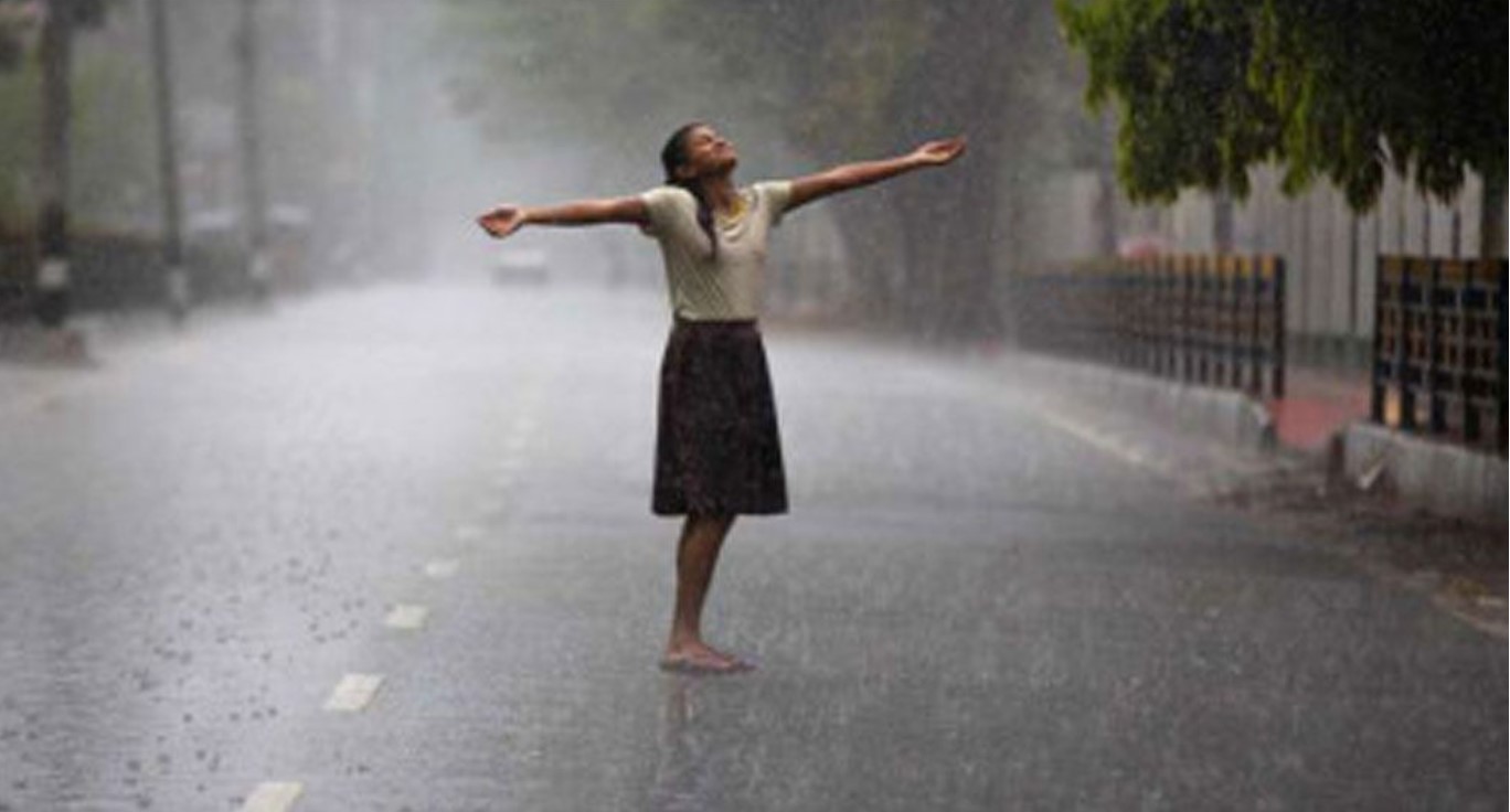 বৃষ্টির পানিতে গোসল করা উপকার নাকি অপকার?