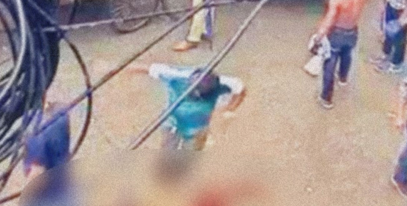 হত্যার পর লাশের ওপর লাফায় ঘাতকরা