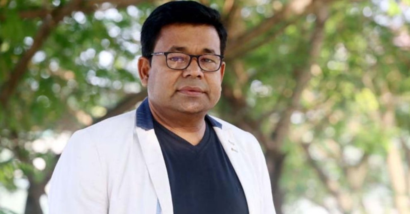 গুজব উড়িয়ে দিয়ে নির্বাচন করার ইচ্ছা প্রকাশ করলেন মনির খান