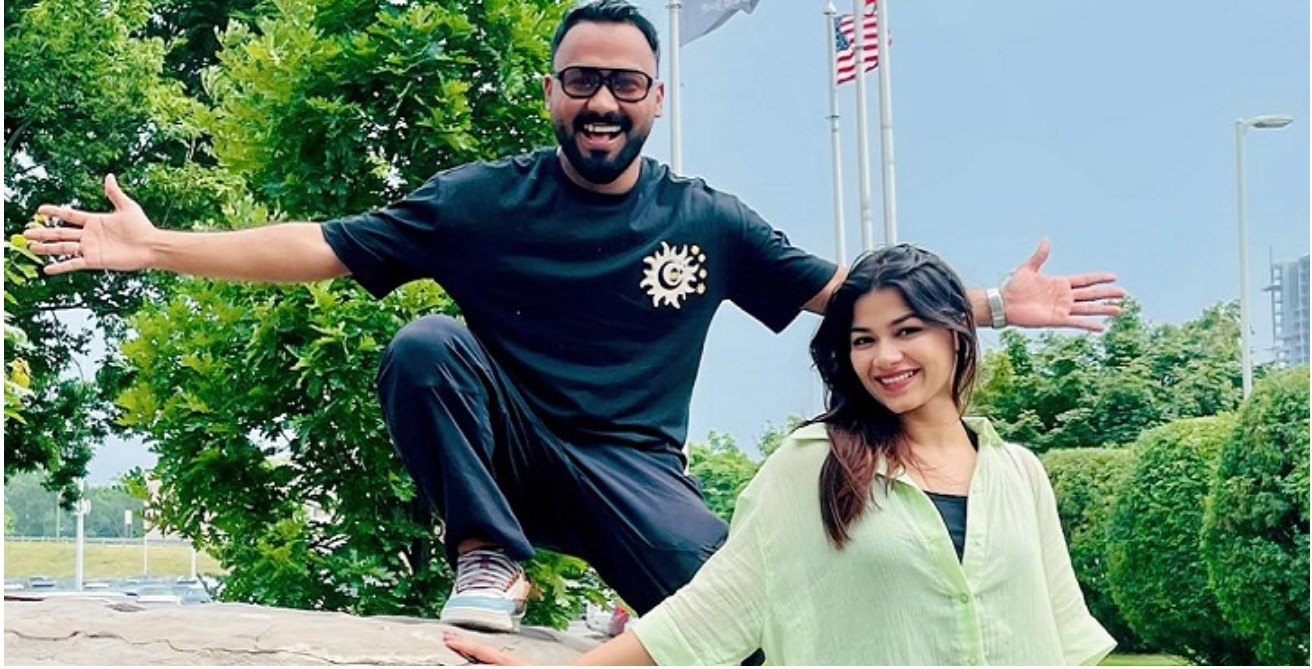 ইভার সাথে দেখা করতে কানাডায় কাবিলা!