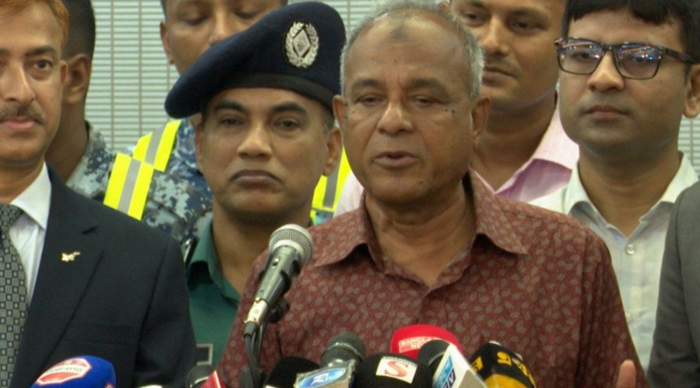 প্রয়োজনে লাশ তুলে ময়নাতদন্ত হবে: স্বরাষ্ট্র উপদেষ্টা