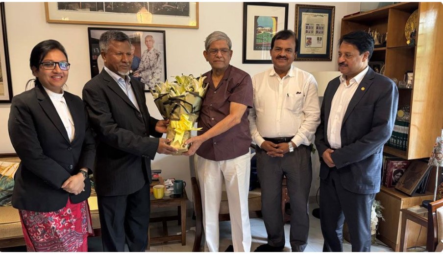 সাবেক সচিব আব্দুল বারী বিএনপিতে যোগ দিলেন