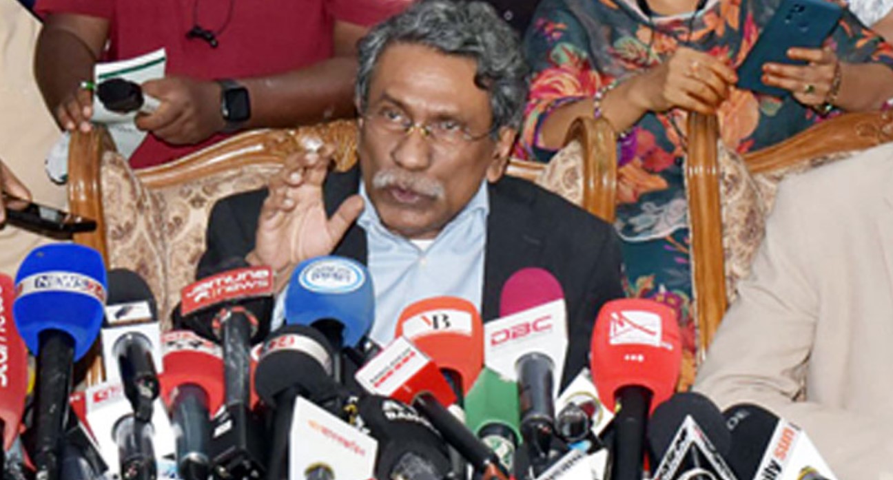 একই ব্যক্তি প্রধানমন্ত্রী ও দলীয় প্রধান হতে পারবেন না: আলী রীয়াজ