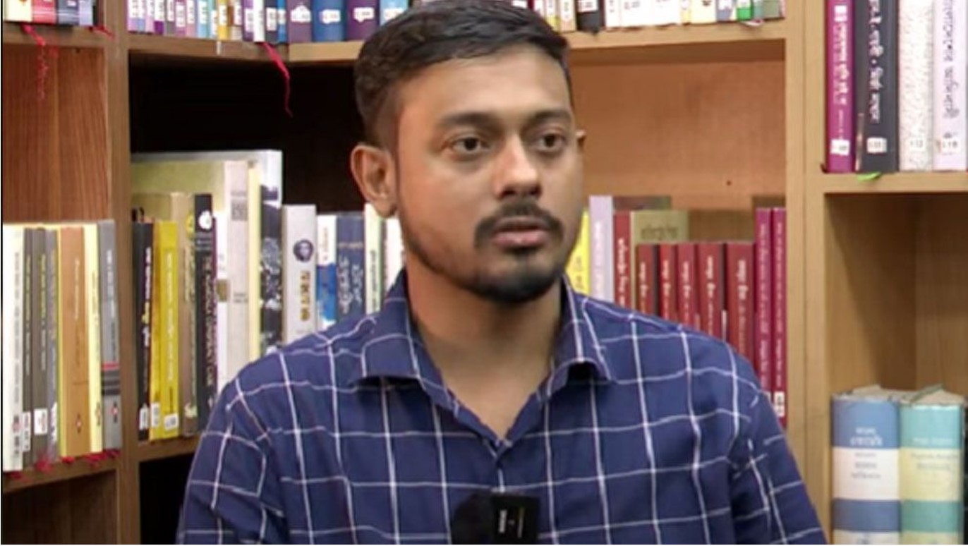 সাগরপাড়ে বসে দেশের ভবিষ্যৎ নিয়ে চিন্তা করতে চেয়েছি: নাসীরুদ্দীন পাটওয়ারী