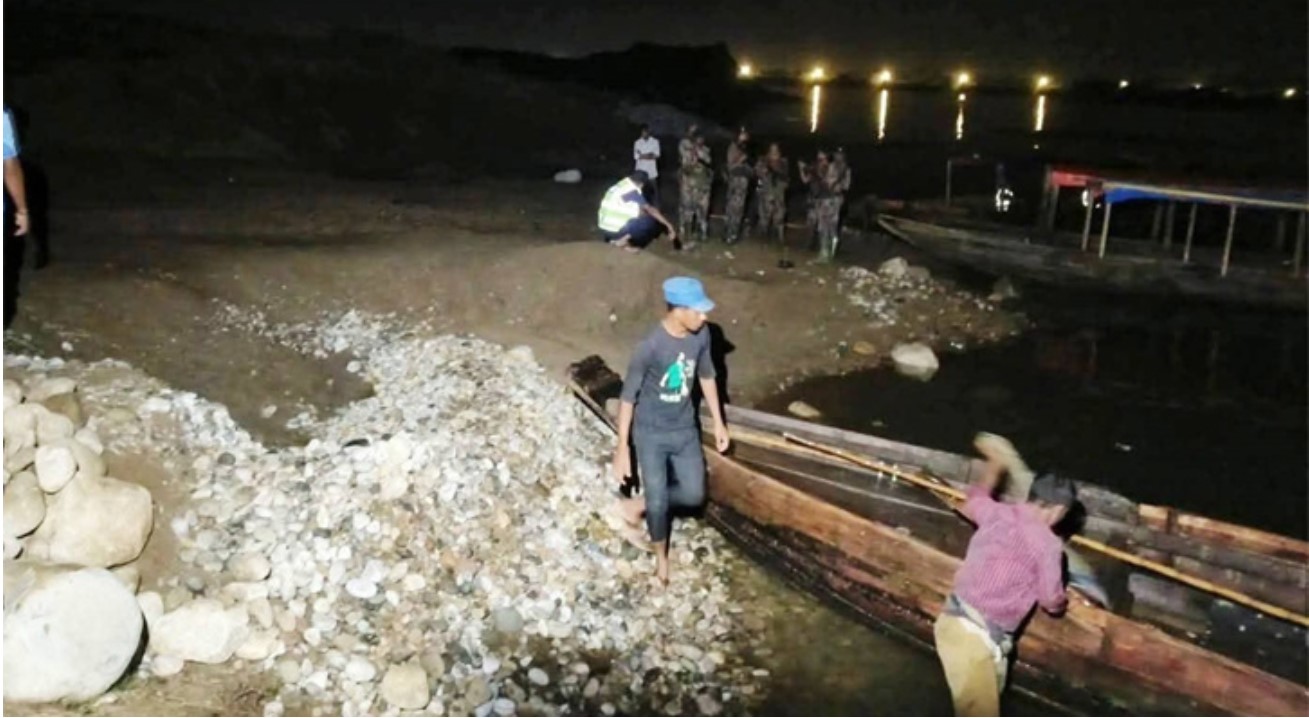 লুণ্ঠিত সাদা পাথর উদ্ধারে রাতের অন্ধকারে যৌথ বাহিনীর অভিযান