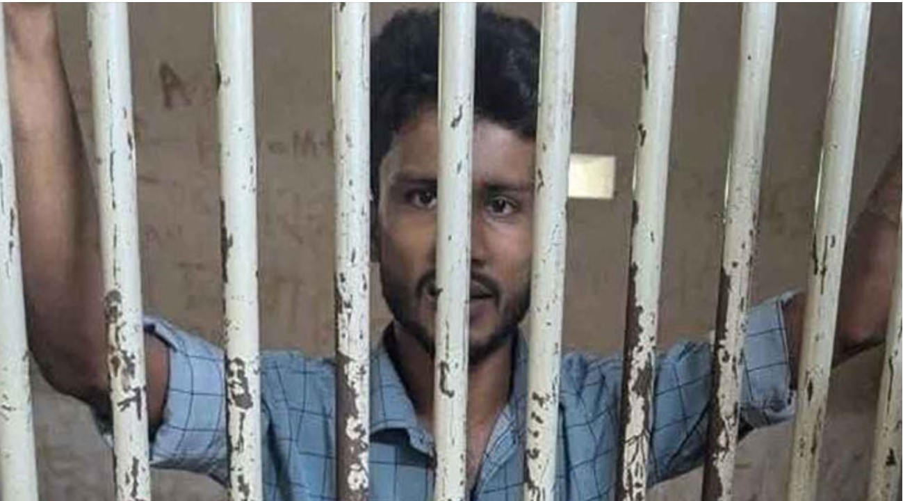 ধানমন্ডি ৩২ নম্বরে ফুল দিতে যাওয়া সেই রিকশাচালকের জামিন
