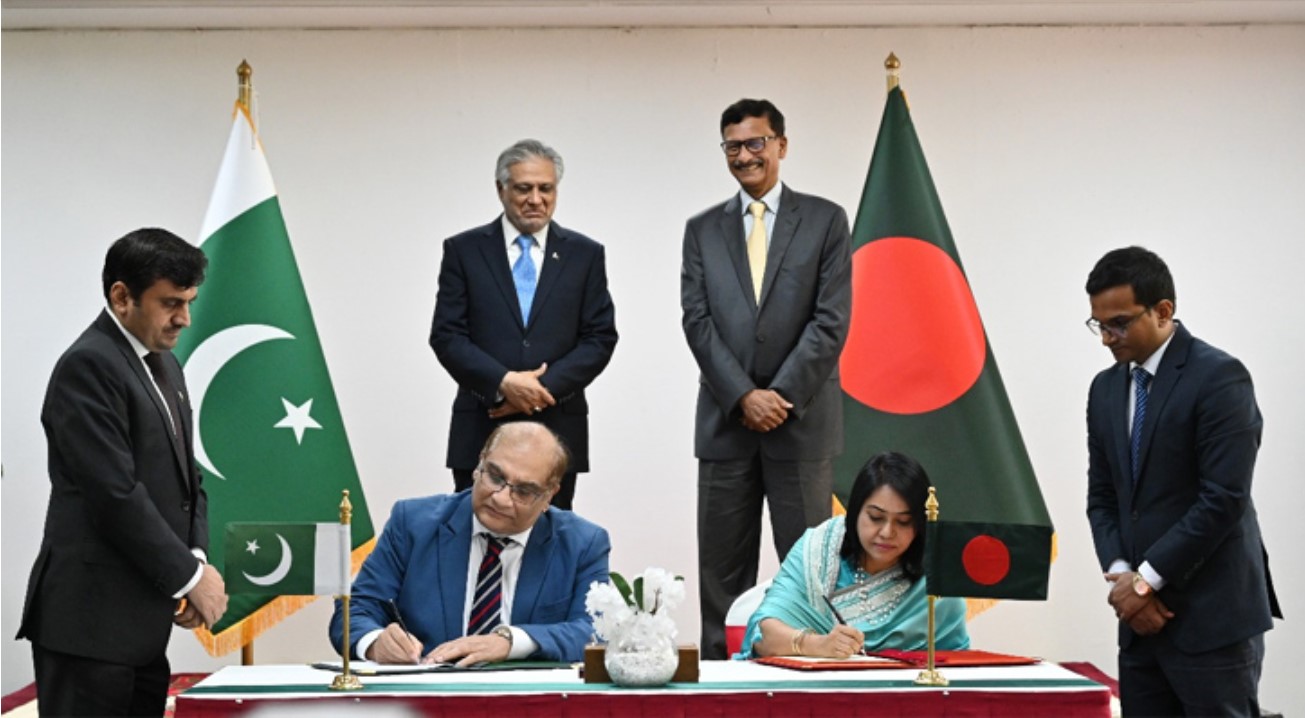 বাংলাদেশ-পাকিস্তানের ৬ চুক্তি-সমঝোতা স্বাক্ষর