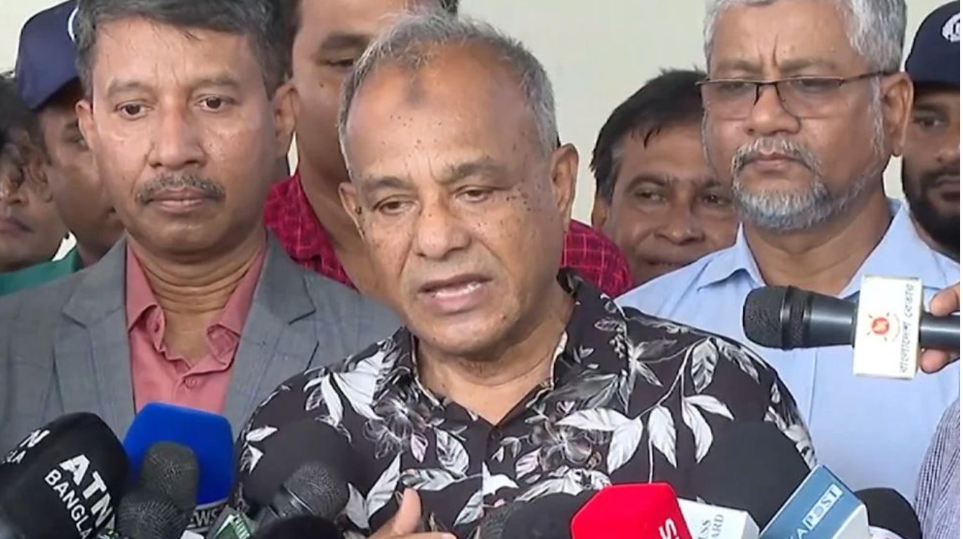 জাতীয় নির্বাচনের আগে লুট হওয়া সব অস্ত্র উদ্ধার করা হবে: স্বরাষ্ট্র উপদেষ্টা