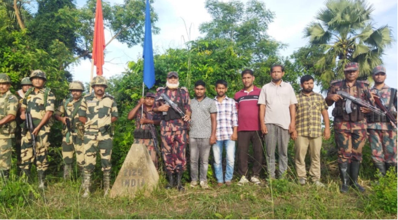 ৫ বাংলাদেশিকে হস্তান্তর করলো বিএসএফ 