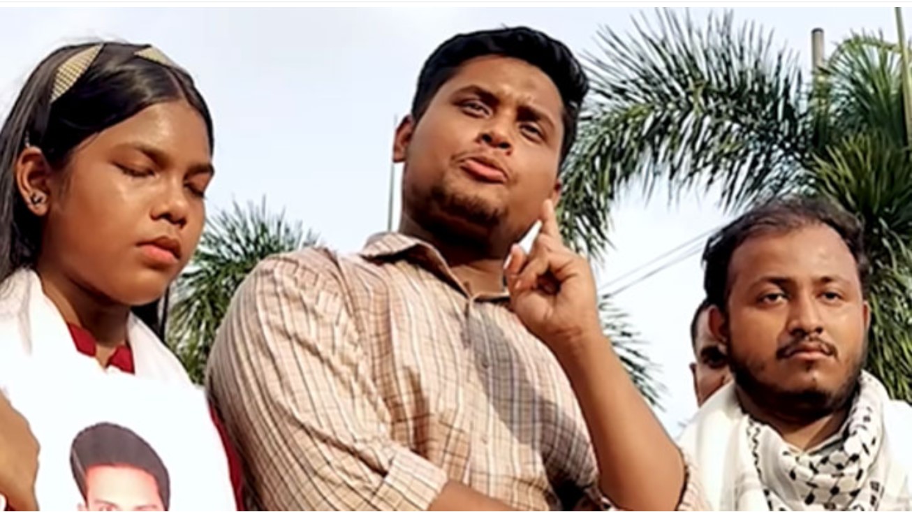 দীর্ঘদিন রাজপথের লড়াকু রুমিন আপাকে সাইবার বুলিং করা হচ্ছে: হাসনাত আবদুল্লাহ