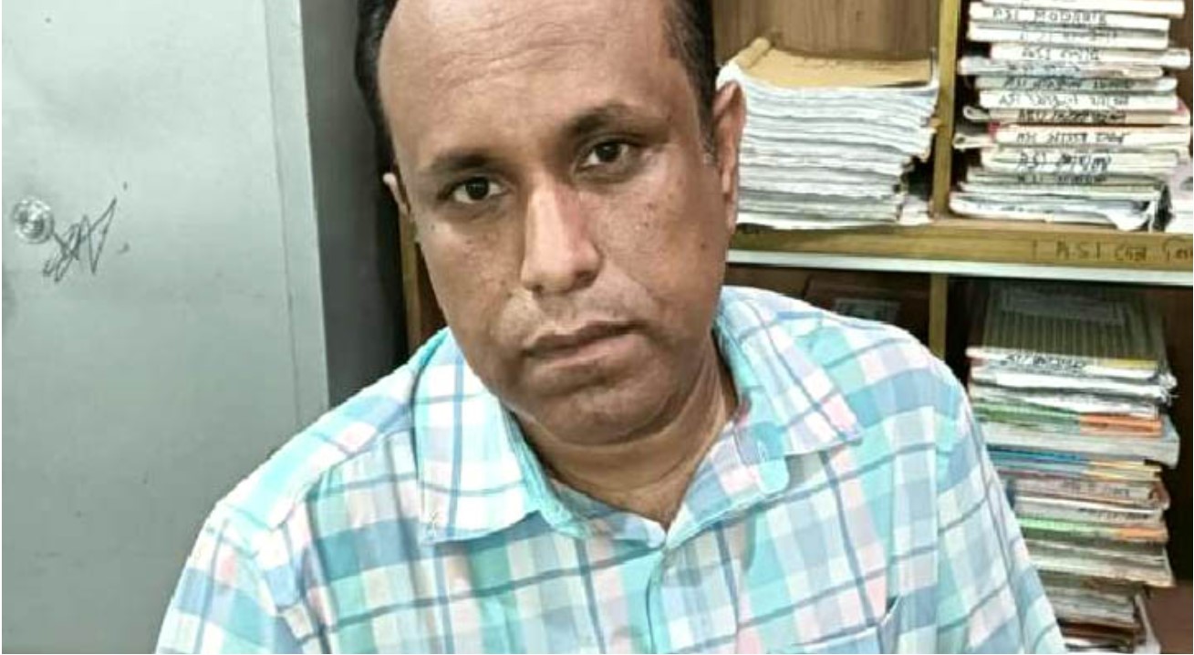 দায়িত্বরত ট্রাফিক পুলিশকে পিটিয়ে গ্রেফতার হলেন মুগদা হাসপাতালের চিকিৎসক