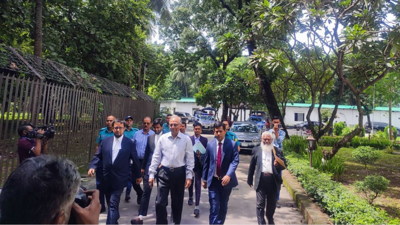 শেখ হাসিনার বিরুদ্ধে সাক্ষ্য দিচ্ছেন দৈনিক আমারদেশ সম্পাদক মাহমুদুর রহমান
