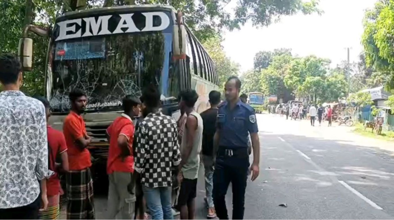 গোপালগঞ্জে বাস-ইজিবাইক সংঘর্ষে নারীসহ নিহত ৪