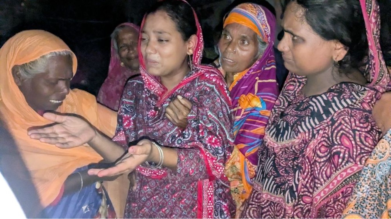 নাটোরের গুরুদাসপুরে জুস খেয়ে নাতির মৃত্যু, দাদিকে গণপিটুনি