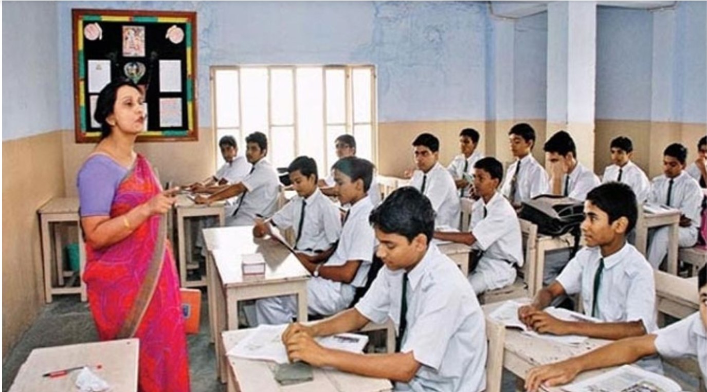মাধ্যমিক বিদ্যালয়ে সরাসরি সাক্ষাতকারে চাকরি