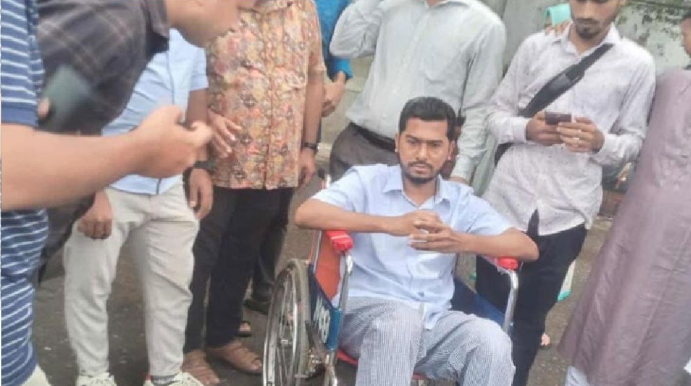 আজ সন্ধ্যায় দেশে ফিরছেন নুরুল হক নুর