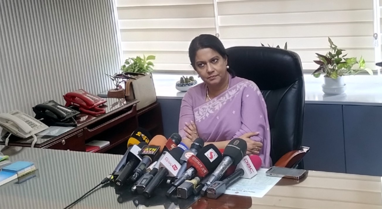 ‘সেফ এক্সিট’- এর বিষয়টি নাহিদকেই পরিষ্কার করতে হবে: সৈয়দা রিজওয়ানা হাসান