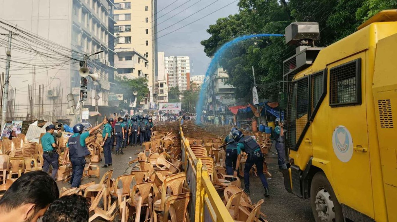ঢাকার কাকরাইলে জাতীয় পার্টির কর্মী সমাবেশ পণ্ড