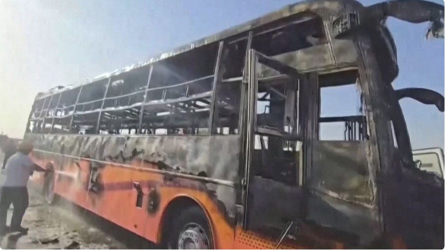 ভারতের রাজস্থানে চলন্ত বাসে আগুন, নিহত ২০