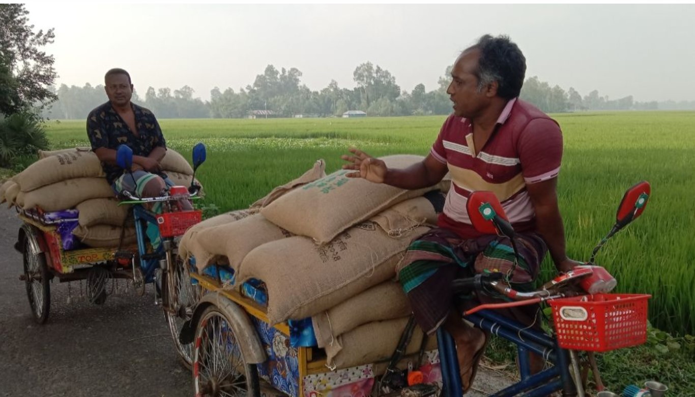 জয়পুরহাটের কালাইয়ে ৬৬৬ বস্তা সরকারি চাল জব্দ, তিনজনকে জরিমানা