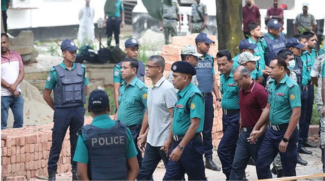 ১৫ সেনা কর্মকর্তাকে কারাগারে পাঠানোর নির্দেশ 