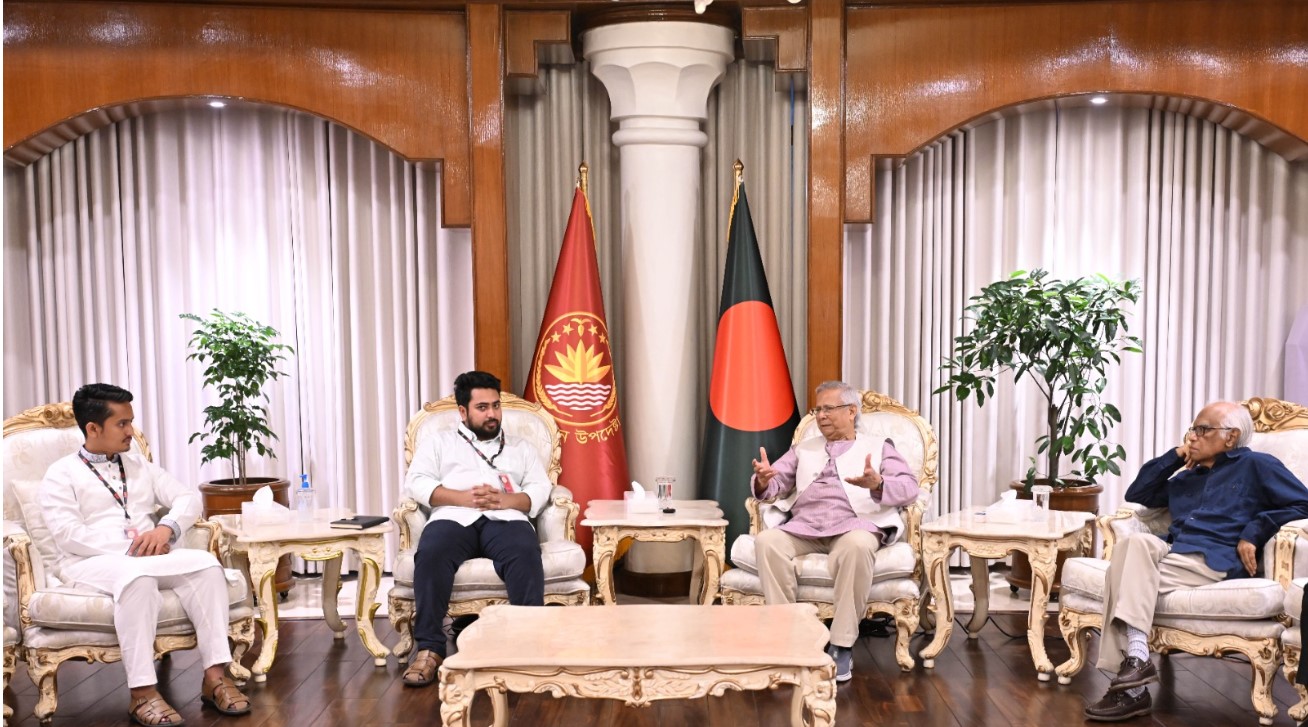 গণভোটের আগে তত্ত্বাবধায়ক সরকারের কথা বলা দূরভিসন্ধিমূলক: নাহিদ ইসলাম