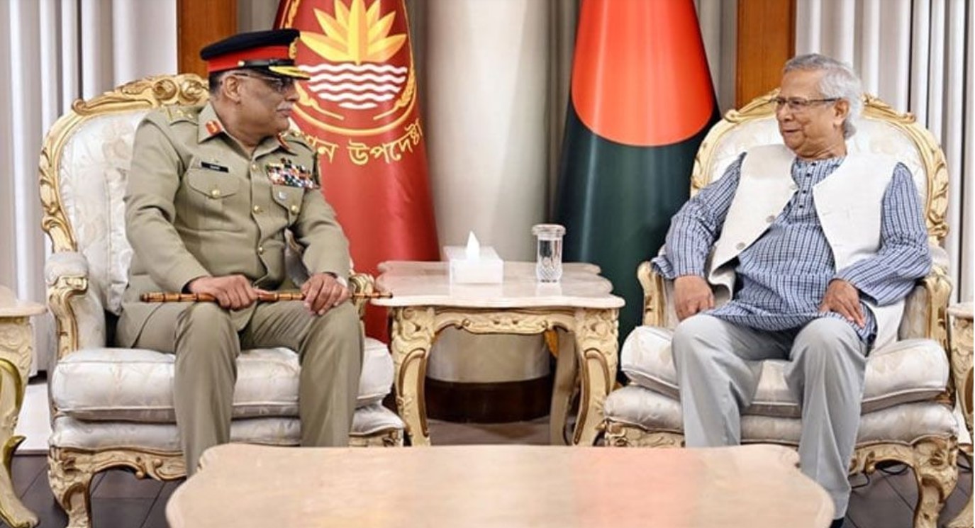 প্রধান উপদেষ্টার সঙ্গে সাক্ষাত পাক যৌথ বাহিনীর চেয়ারম্যানের