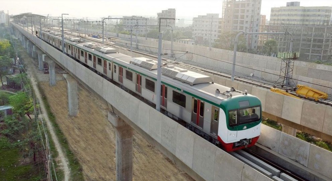 দীর্ঘ  ২৩ ঘণ্টা পর পুরোদমে চালু হলো মেট্রোরেল