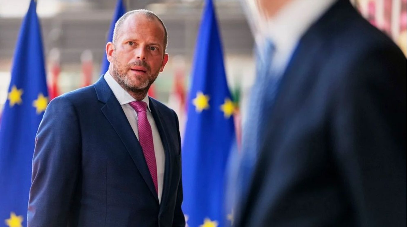 ব্রাসেলসে হামলা করলে মস্কোকে মানচিত্র থেকে মুছে ফেলবো: বেলজিয়ামের প্রতিরক্ষামন্ত্রী