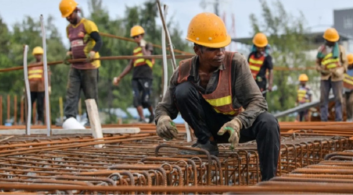 ভুয়া ওয়ার্ক পারমিটে পূর্ব ইউরোপের শ্রমবাজারে সর্বনাশ
