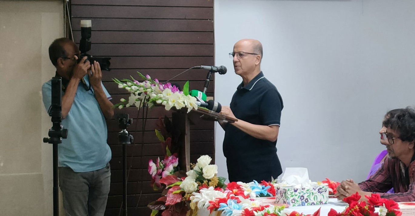 ‘দলীয় লেজুড়বৃত্তি করে সাংবাদিকতাকে কলুষিত করবেন না’: আইয়ুব ভূঁইয়া