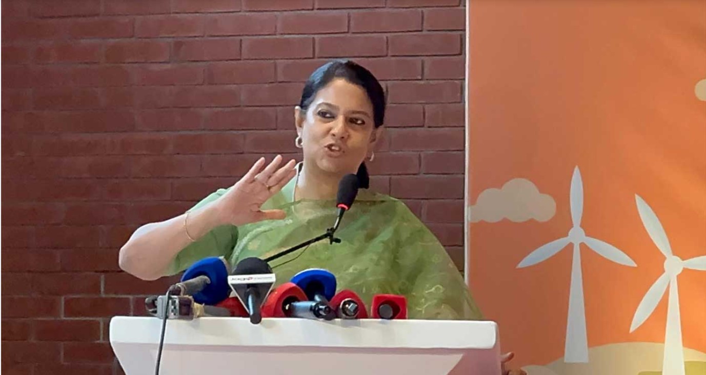 বড়ো বড়ো মেগা প্রজেক্টের কথা ভাবি, কিন্তু নদীভাঙা মানুষের কথা ভাবি না: পরিবেশ উপদেষ্টা