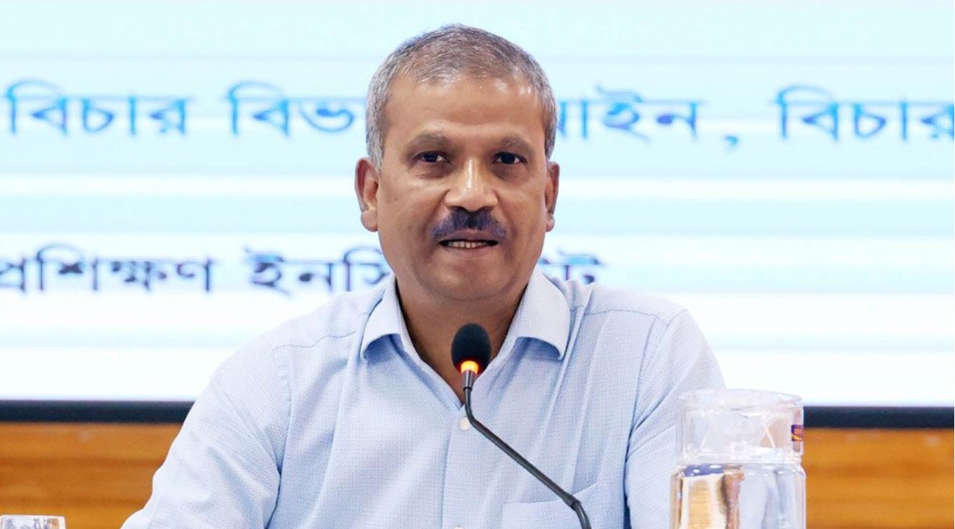 গণভোটের সিদ্ধান্ত দেবেন প্রধান উপদেষ্টা: আসিফ নজরুল