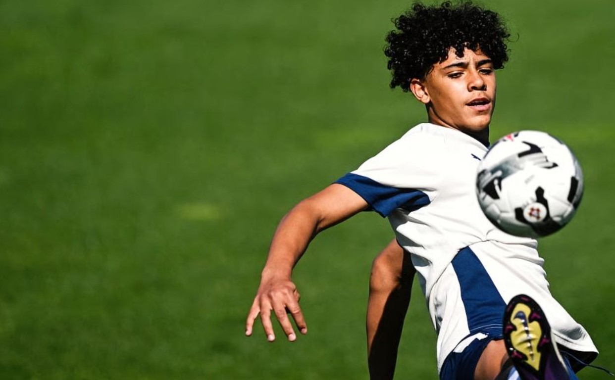 বাবার স্বপ্ন পূরণের আরও এক ধাপ এগিয়ে রোনালদোর বড় ছেলে