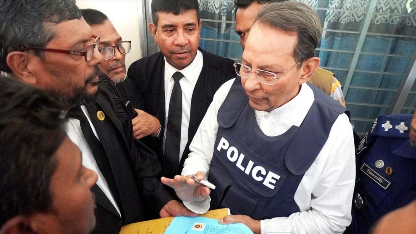 ট্রাইব্যুনালের কাঠগড়ায় দাঁড়িয়ে বিচারপতিকে ইনু যা বললেন 