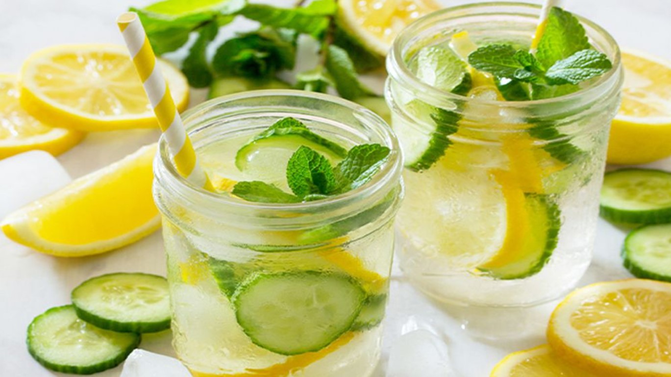 সকালে খালি পেটে যেসব পানীয় উপকারী 