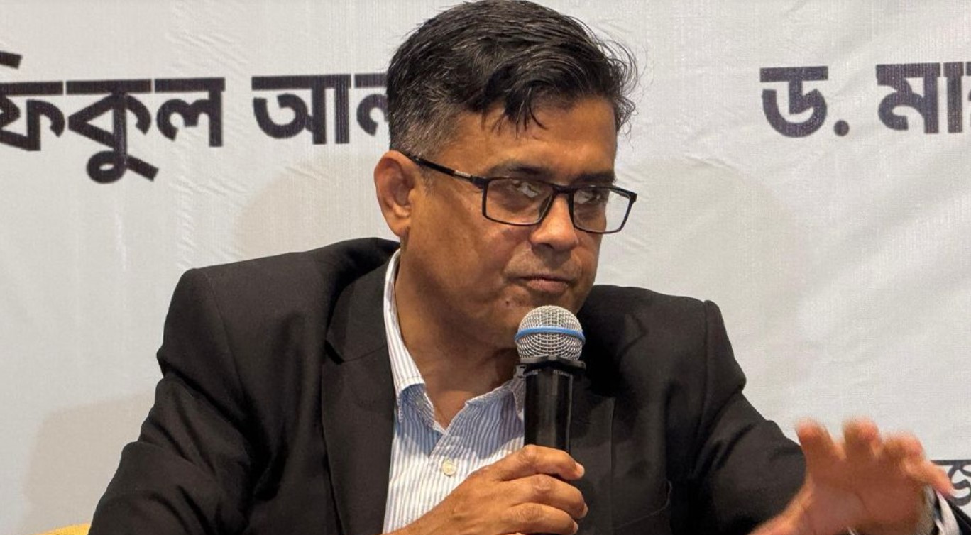 মবের ভয়ে থাকা সাংবাদিকরা ‘ফ্যাসিবাদের দোসর’: শফিকুল আলম