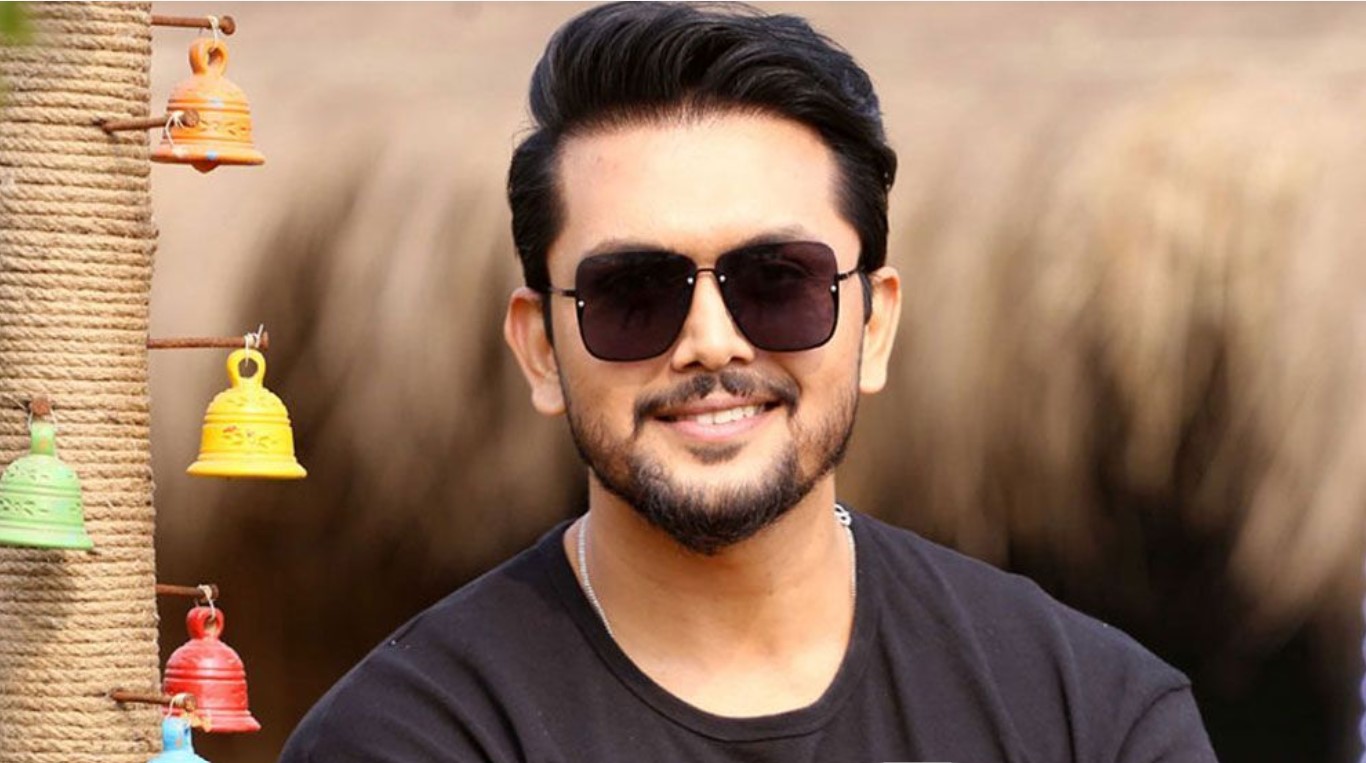 আরিফিন শুভর ‘প্লট ইস্যু’তে যা বললেন নির্মাতা অনন্য মামুন