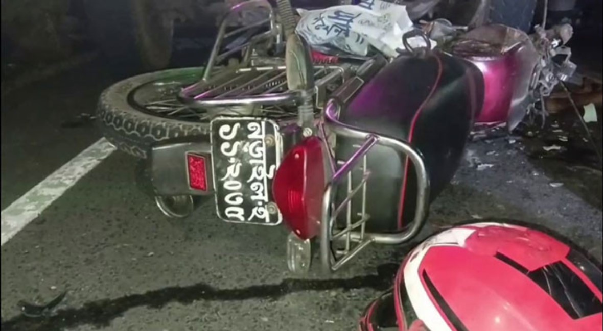 গোপালগঞ্জের সাতপাড় এলাকায় সড়ক দুর্ঘটনায় মোটরসাইকেলের ২ আরোহী নিহত